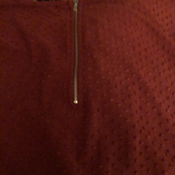 W5 size XL rust colored textured top with bell Sleeve & back zip NWOT - Picture 3 of 9